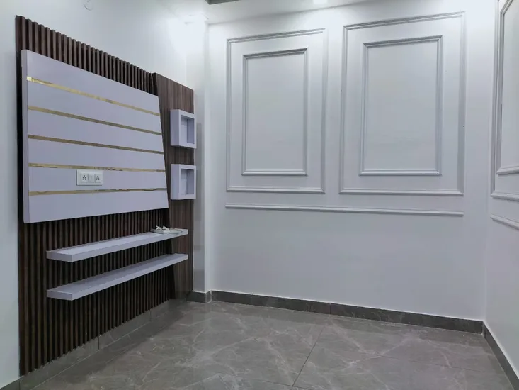Affordable 2 BHK Builder Floor for Rent in Janakpuri C5A Block - Newly Renovated Comfort!