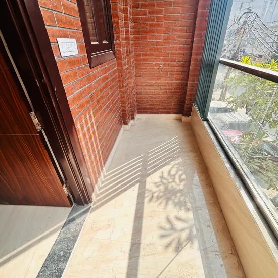 Contemporary 2 BHK Builder Floor in Janakpuri C5A Block - Modern Living at Its Best!