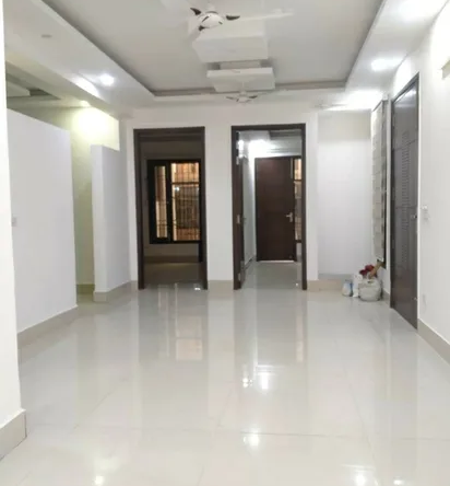 Modern 3 BHK Builder Floor for Sale in Janakpuri B3 Block - Park-Facing Serenity Awaits!