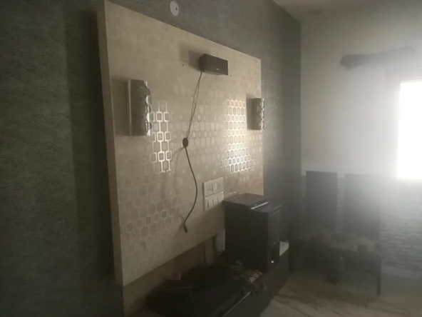 Luxurious 3 BHK Builder Floor with Roof Rights and Park Views in A-1 Block Janakpuri