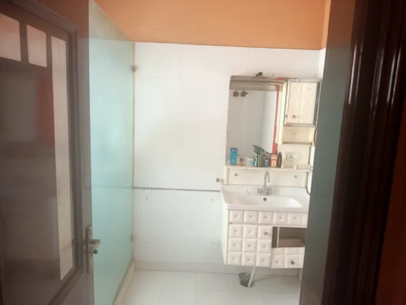 Luxurious 3 BHK Builder Floor with Roof Rights and Park Views in A-1 Block Janakpuri