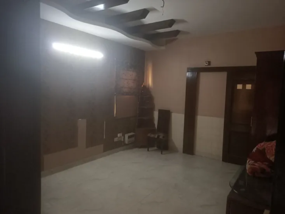 Luxurious 3 BHK Builder Floor with Roof Rights and Park Views in A-1 Block Janakpuri