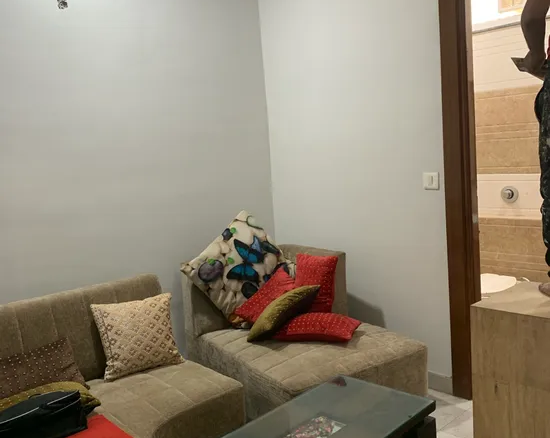 Spacious and Fully Renovated 3 BHK MIG Flat with Two-Car Parking in Janakpuri!