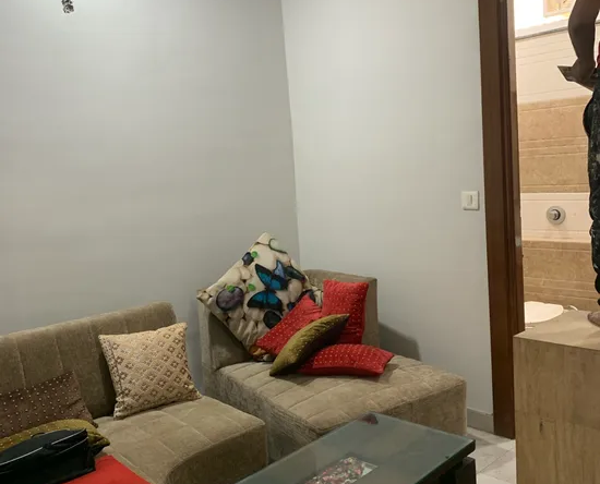 Spacious and Fully Renovated 3 BHK MIG Flat with Two-Car Parking in Janakpuri!