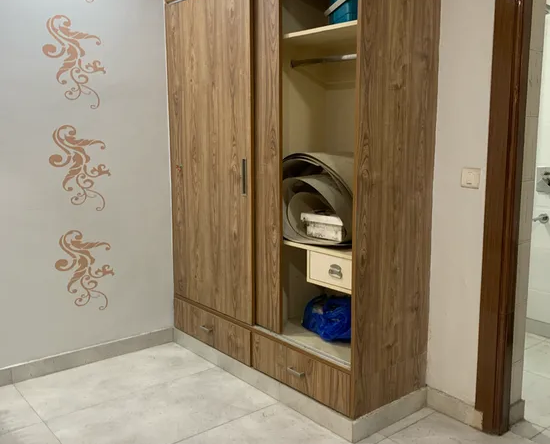 Spacious and Fully Renovated 3 BHK MIG Flat with Two-Car Parking in Janakpuri!
