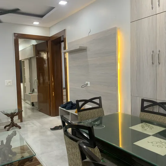 Spacious and Fully Renovated 3 BHK MIG Flat with Two-Car Parking in Janakpuri!