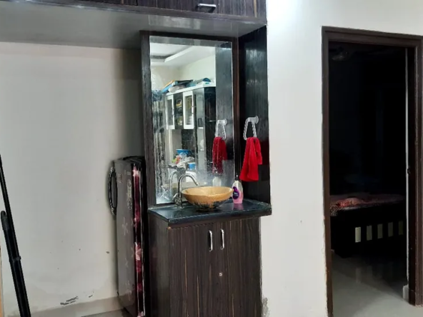 Unique Mini MIG Flat First Floor with Roof Rights and 5 Bedrooms in C-4H Block Janakpuri – 1.75 Crores