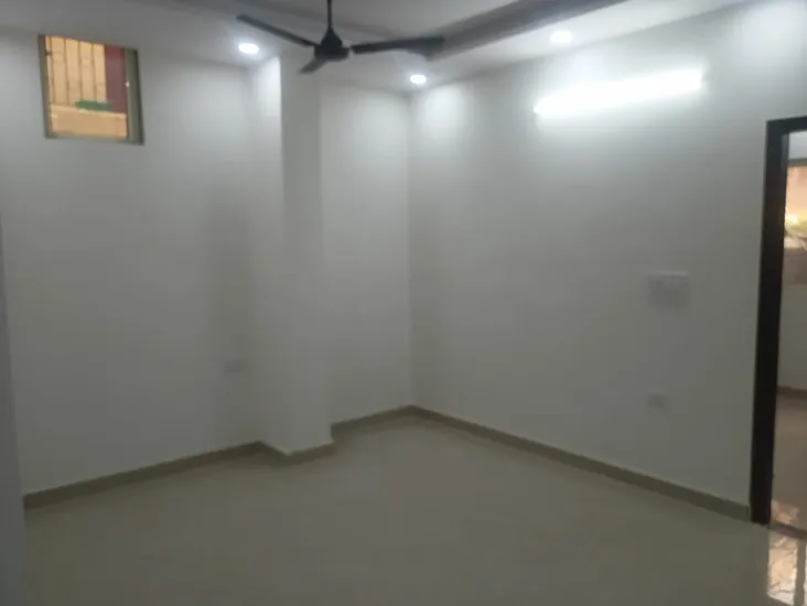 Newly Renovated 2 BHK Builder Floor in C4F Block Janakpuri - Spacious and Stylish Living