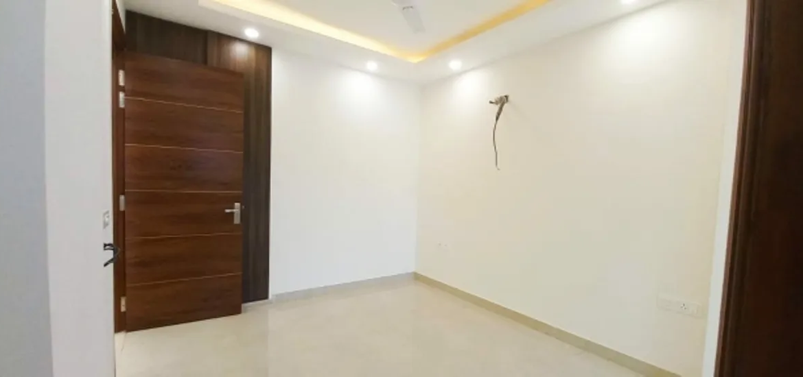 Attractive Park-Facing 325 Sq Yards Builder Floor for Rent in C-2 Block Janakpuri - 85000/month