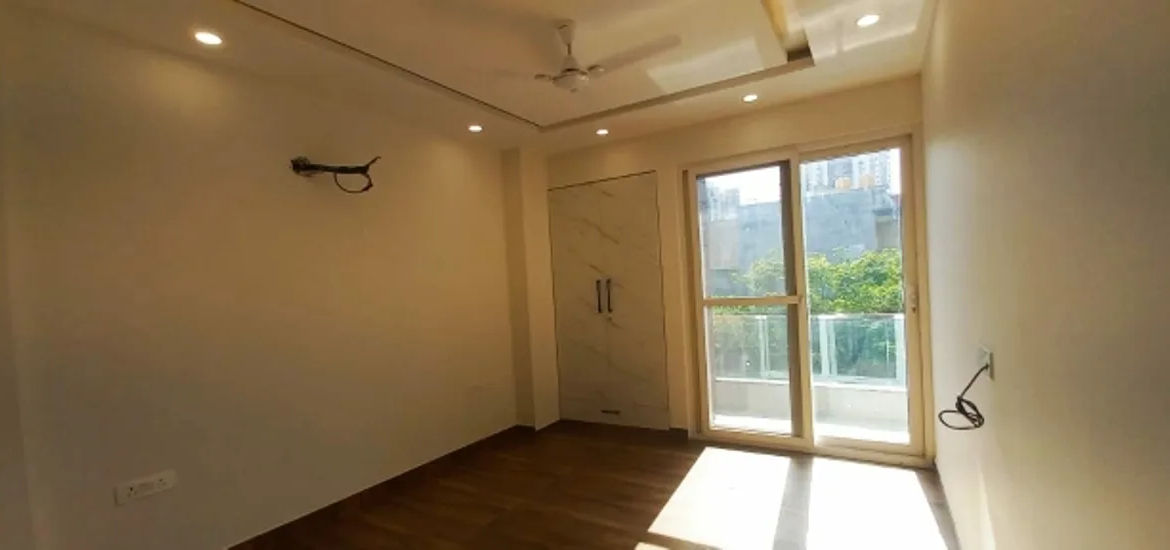 Attractive Park-Facing 325 Sq Yards Builder Floor for Rent in C-2 Block Janakpuri - 85000/month