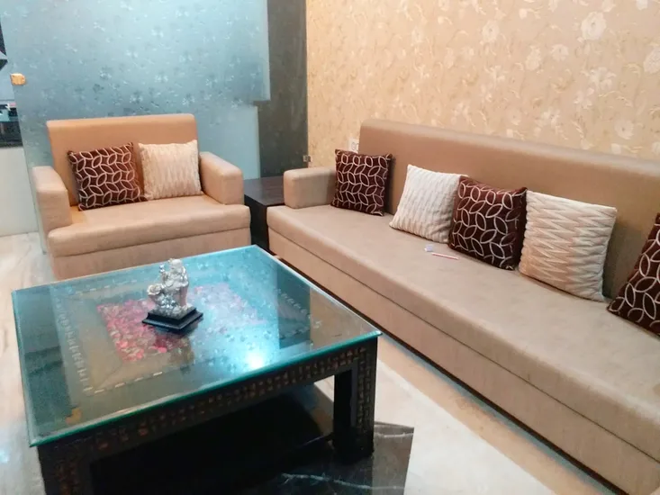 Spacious 3 BHK Apartment for Rent in Janakpuri's C-3 Block with Park View