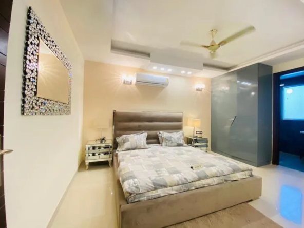 Luxurious 225 Sq Yards 3 BHK Builder Floor in A-3 Block Janakpuri – 3.75 Crores