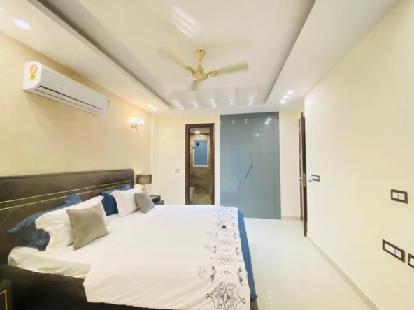 Luxurious 225 Sq Yards 3 BHK Builder Floor in A-3 Block Janakpuri – 3.75 Crores