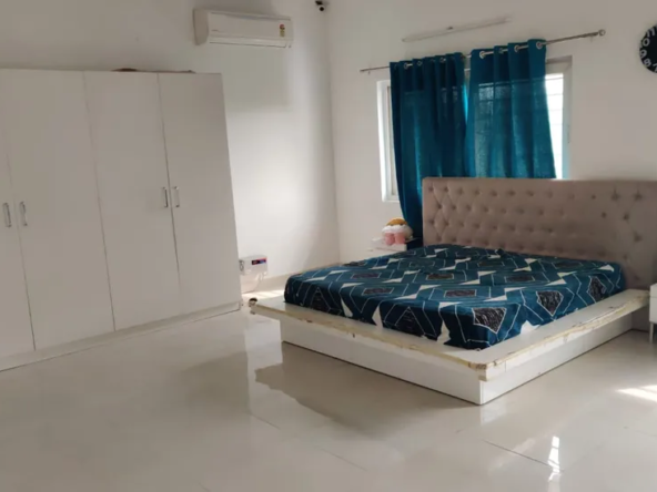 3 BHK Big MIG Flat with Roof Rights in Janakpuri C-4A Block