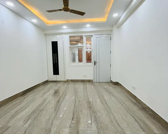2 BHK Builder Floor for Rent in Janakpuri C-4F Block - Modern Living with Park Views!