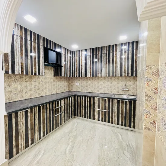 2 BHK Builder Floor for Rent in Janakpuri C-4F Block - Modern Living with Park Views!