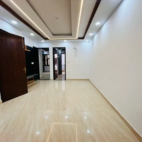Contemporary 2 BHK Builder Floor in Janakpuri C5A Block - Modern Living at Its Best!