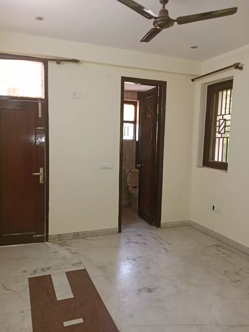Spacious 3 BHK Builder Floor for Rent in A-3 Block Janakpuri – Affordable Living at 37000/month