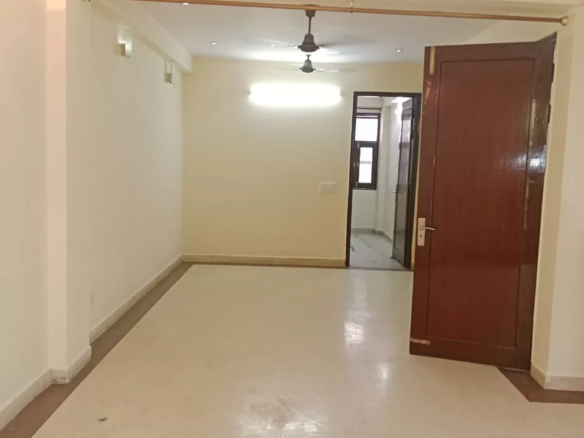 Spacious 3 BHK Builder Floor for Rent in A-3 Block Janakpuri – Affordable Living at 37000/month