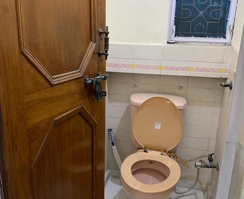 Modern 2 BHK for Rent in C4H Block, Janakpuri | Park Views, Ideal for Families