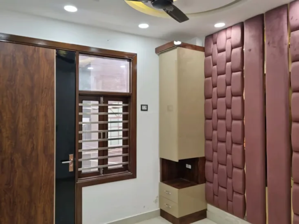 Recently Renovated 2 BHK LIG Flat for Sale in Janakpuri C6A | Ground Floor, ₹1 Crore