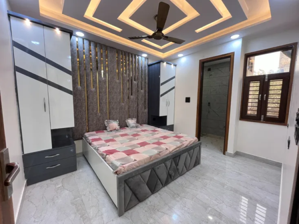 Luxury 3 BHK Apartment for Sale in Janakpuri A2 Block | Park Facing, 2nd Floor, ₹2.1 Cr – Prime Realty Investment