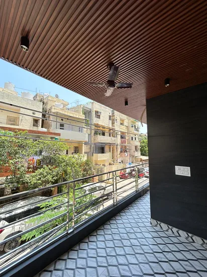 Luxurious 3 BHK Builder Floor for Sale in Janakpuri B2 Block | Spacious Rooms, Stilt Parking, South-Facing - ₹2.4 Cr