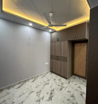 Luxurious 3 BHK Builder Floor for Sale in Janakpuri B2 Block | Spacious Rooms, Stilt Parking, South-Facing - ₹2.4 Cr