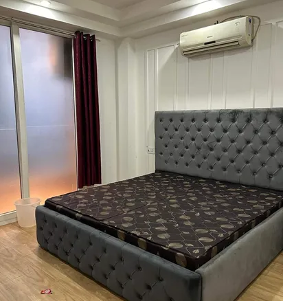 3 BHK Builder Floor in Janakpuri C2 Block for Sale | Top Floor, Park Views, Rooftop Potential - ₹2.3 Cr