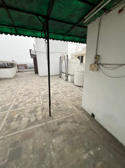Prime Living: 3 BHK Builder Floor in Janakpuri A2 Block for Rent | Top Floor, Sun Facing, Park Views - ₹46K/Month