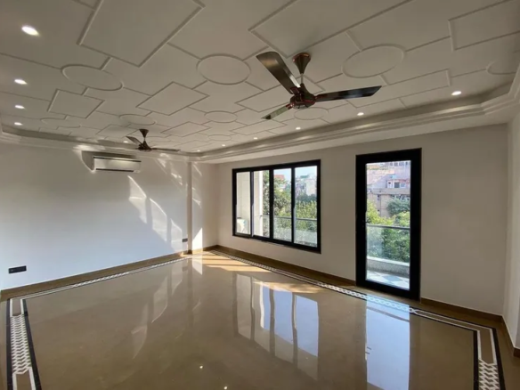 Luxurious 4 BHK Builder Floor for Sale in Janakpuri B2 Block | Sun-Facing, Elevator, Stilt Parking