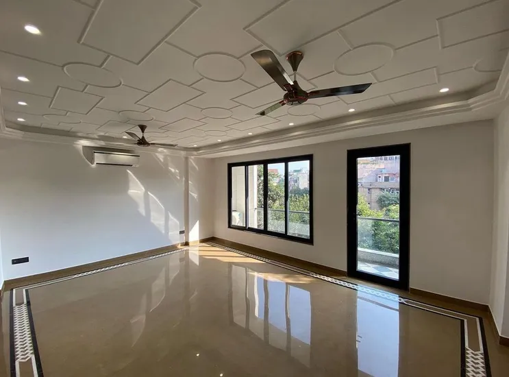 Luxurious 4 BHK Builder Floor for Sale in Janakpuri B2 Block | Sun-Facing, Elevator, Stilt Parking