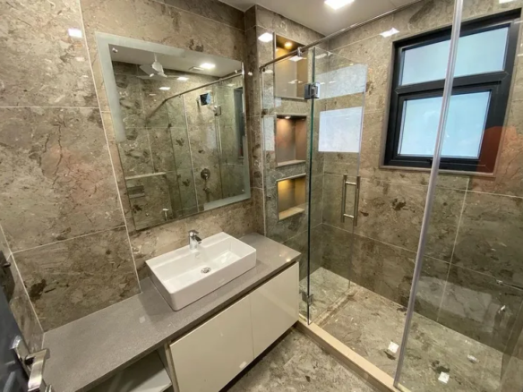 Luxurious 4 BHK Builder Floor for Sale in Janakpuri B2 Block | Sun-Facing, Elevator, Stilt Parking