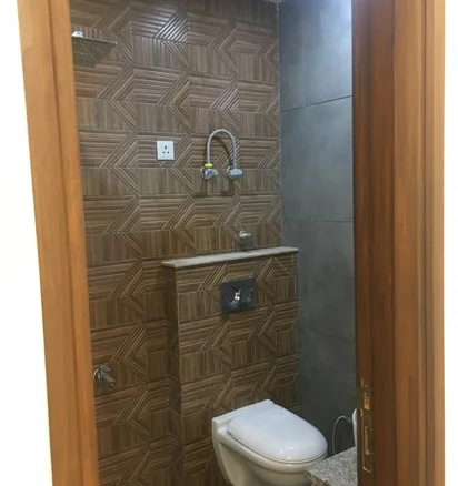 Newly Constructed 2 BHK Builder Floor in C5A Block, Janakpuri | Modern Elegance, Sun-Facing | Janakpuri Homes