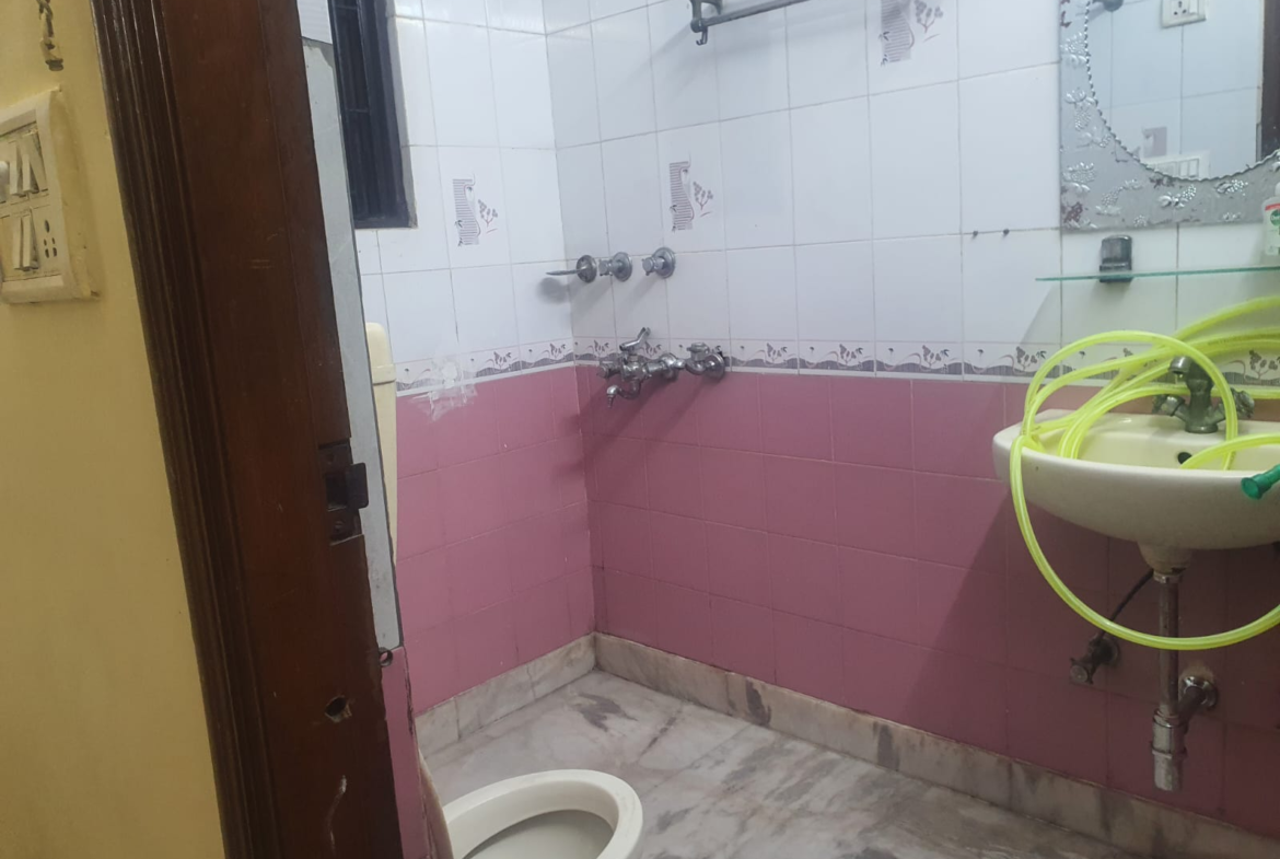 Serene 2 BHK Ground Floor for Rent in C5A Block, Janakpuri | Park Views, Modern Kitchen | Janakpuri Homes