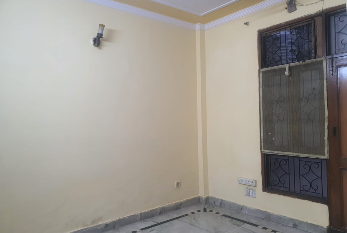 Serene 2 BHK Ground Floor for Rent in C5A Block, Janakpuri | Park Views, Modern Kitchen | Janakpuri Homes