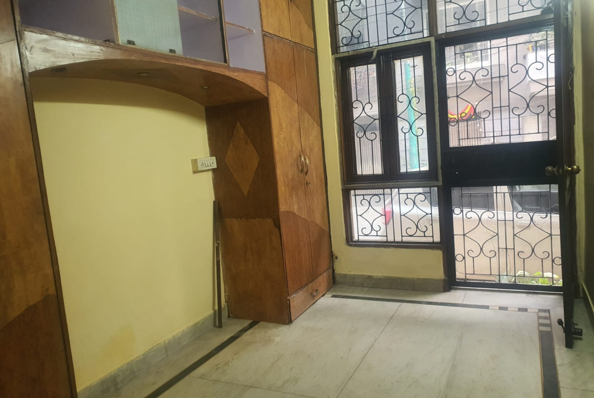 Serene 2 BHK Ground Floor for Rent in C5A Block, Janakpuri | Park Views, Modern Kitchen | Janakpuri Homes