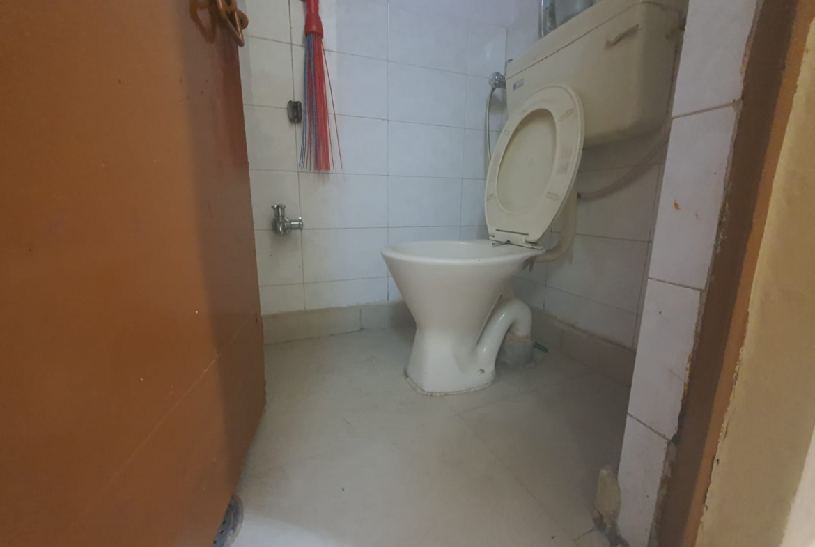 Luxurious Living: 2 BHK for Rent in C4D Block, Janakpuri | Park Views, Modern Kitchen, Ideal for Families