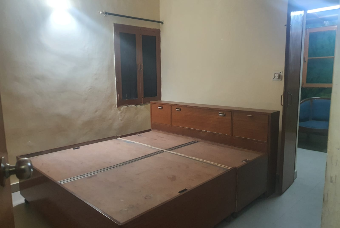 Luxurious Living: 2 BHK for Rent in C4D Block, Janakpuri | Park Views, Modern Kitchen, Ideal for Families