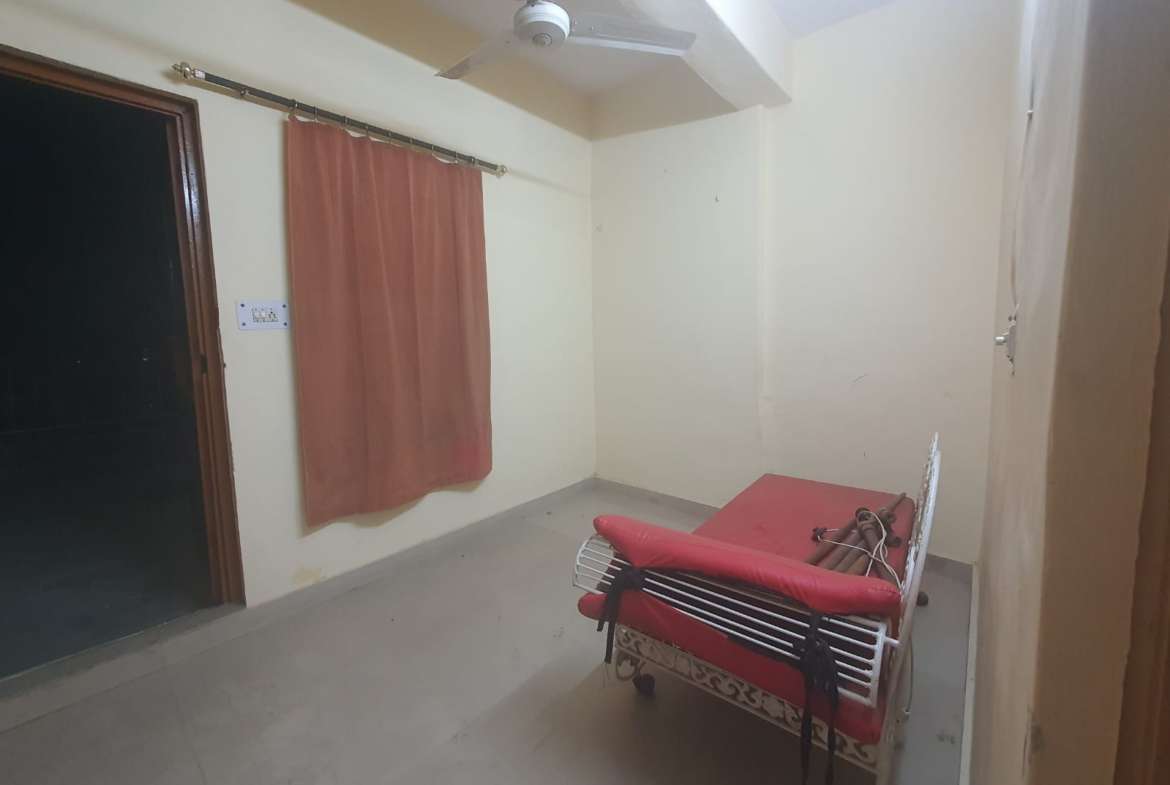 Luxurious Living: 2 BHK for Rent in C4D Block, Janakpuri | Park Views, Modern Kitchen, Ideal for Families