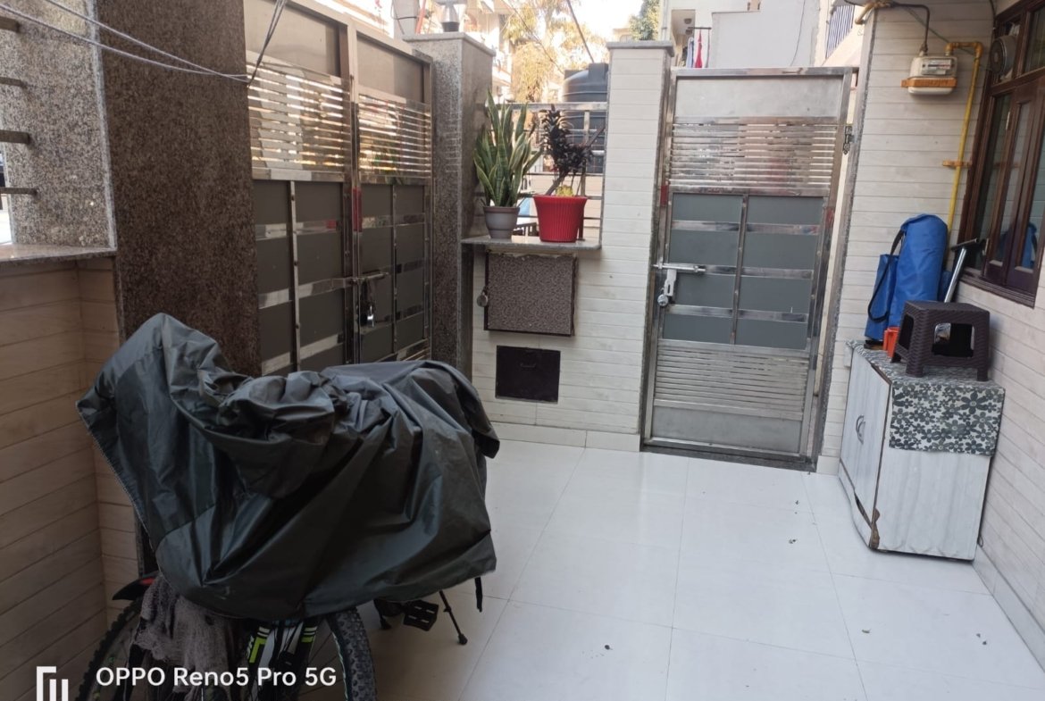 Modern 2 BHK Ground Floor for Sale in C2A Block, Janakpuri | Newly Renovated, Sun-Facing