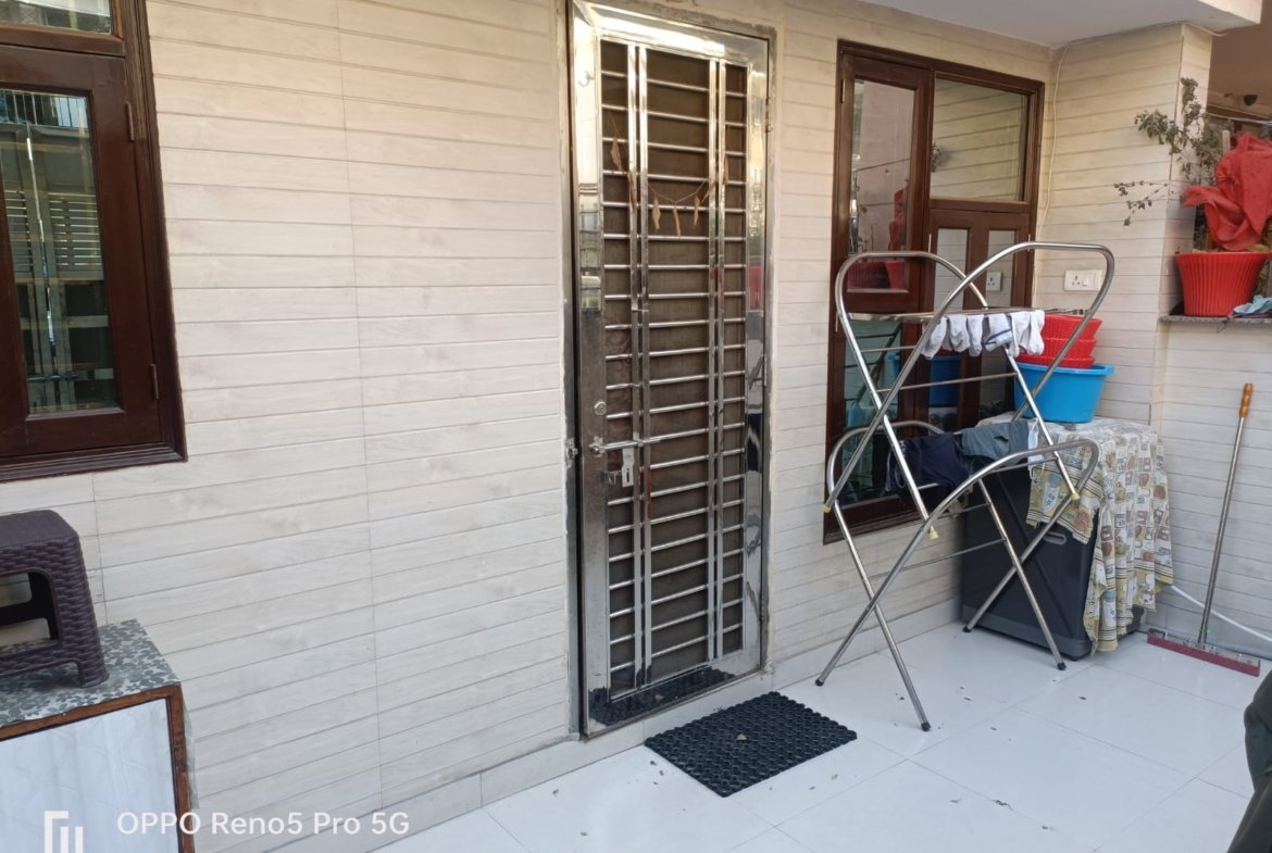 Modern 2 BHK Ground Floor for Sale in C2A Block, Janakpuri | Newly Renovated, Sun-Facing