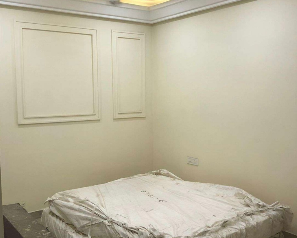 Renovated 3 BHK MIG Flat in Janakpuri C4E | Park Views, Ground Floor - ₹1.5 Cr