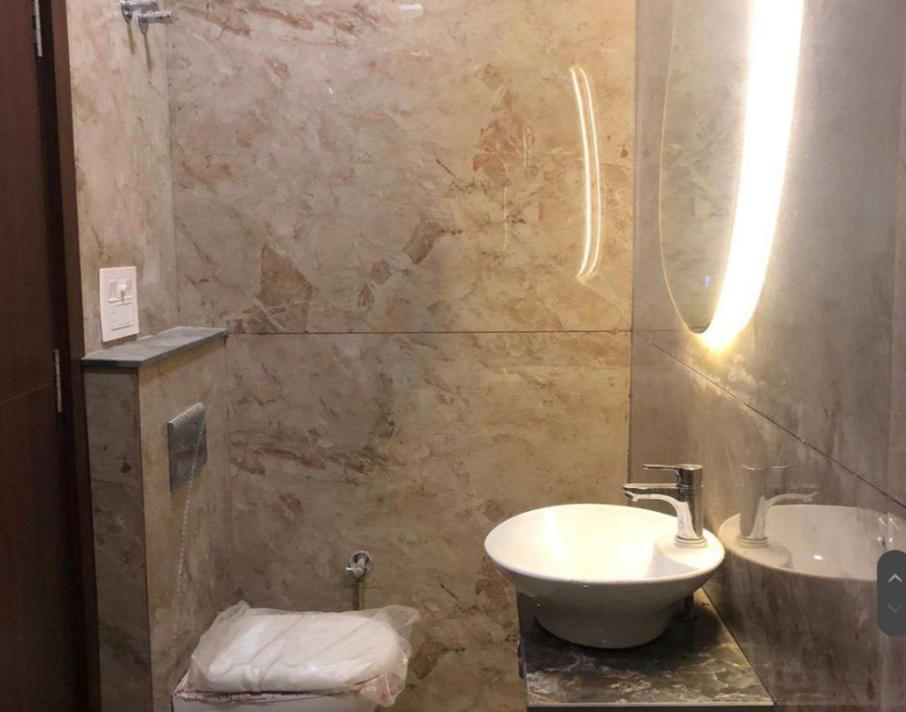 Renovated 3 BHK MIG Flat in Janakpuri C4E | Park Views, Ground Floor - ₹1.5 Cr