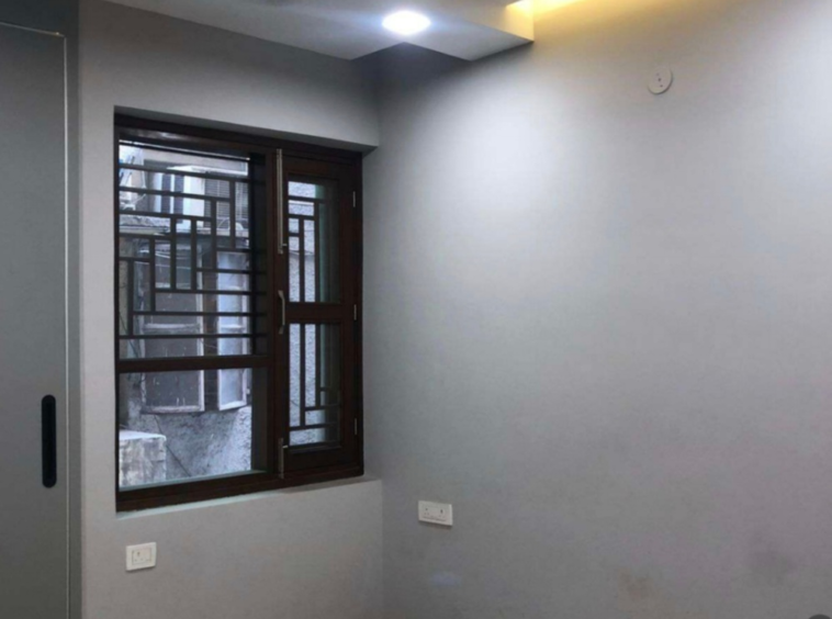 Renovated 3 BHK MIG Flat in Janakpuri C4E | Park Views, Ground Floor - ₹1.4 Cr