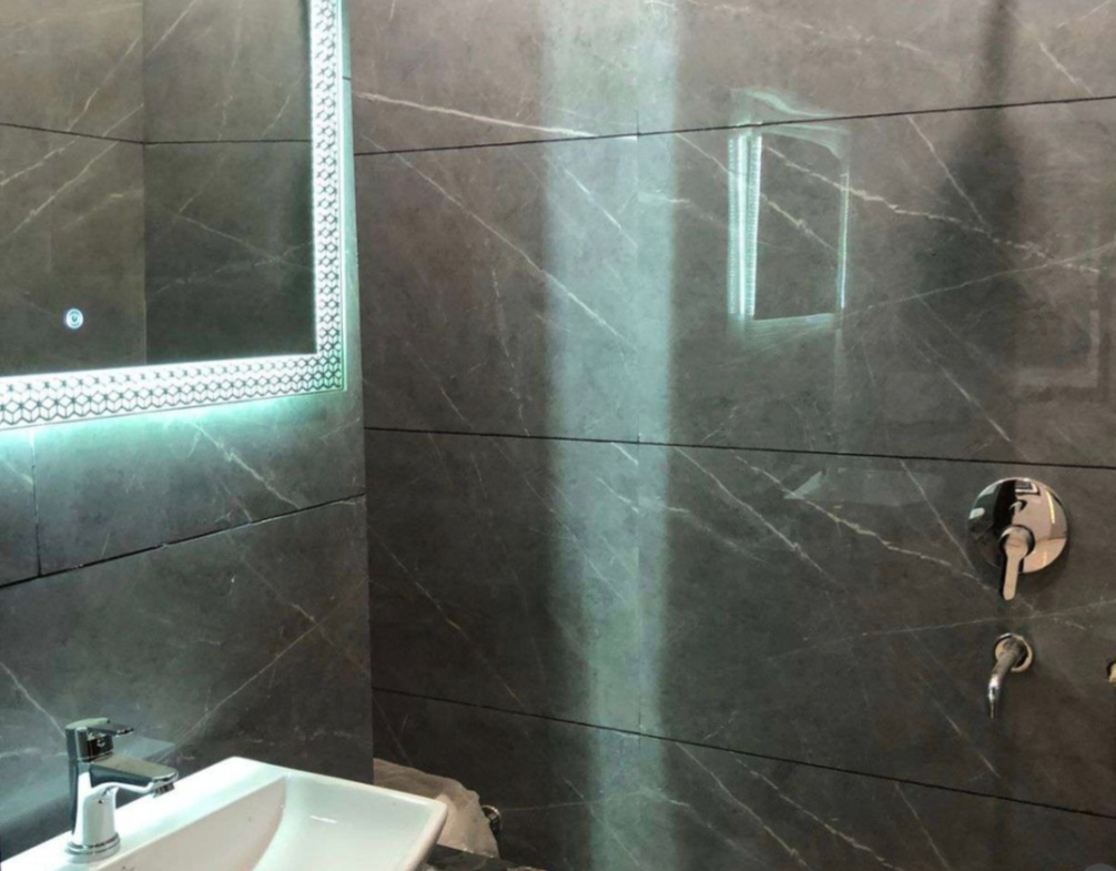 Renovated 3 BHK MIG Flat in Janakpuri C4E | Park Views, Ground Floor - ₹1.5 Cr