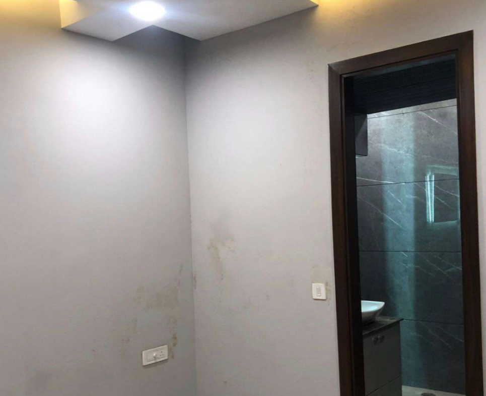 Renovated 3 BHK MIG Flat in Janakpuri C4E | Park Views, Ground Floor - ₹1.5 Cr