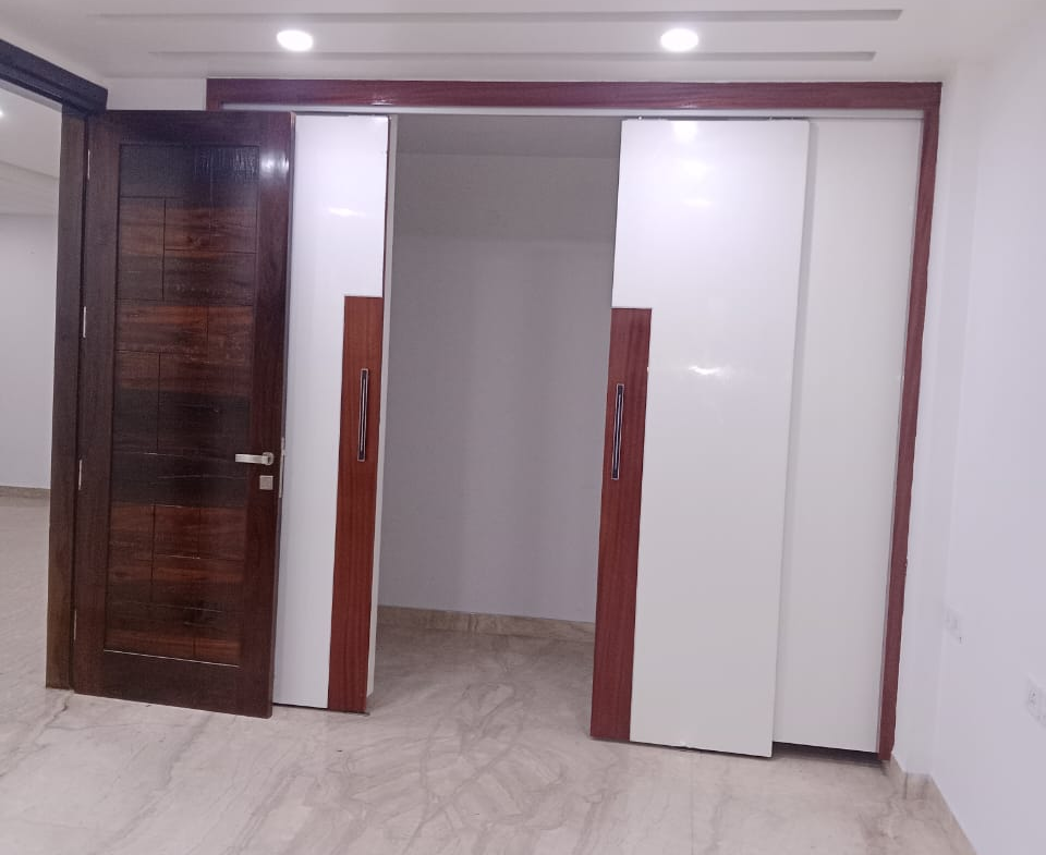 Elevated Living: 3 BHK Builder Floor for Rent in Janakpuri B1 Block – Top Floor, ₹55K/Month