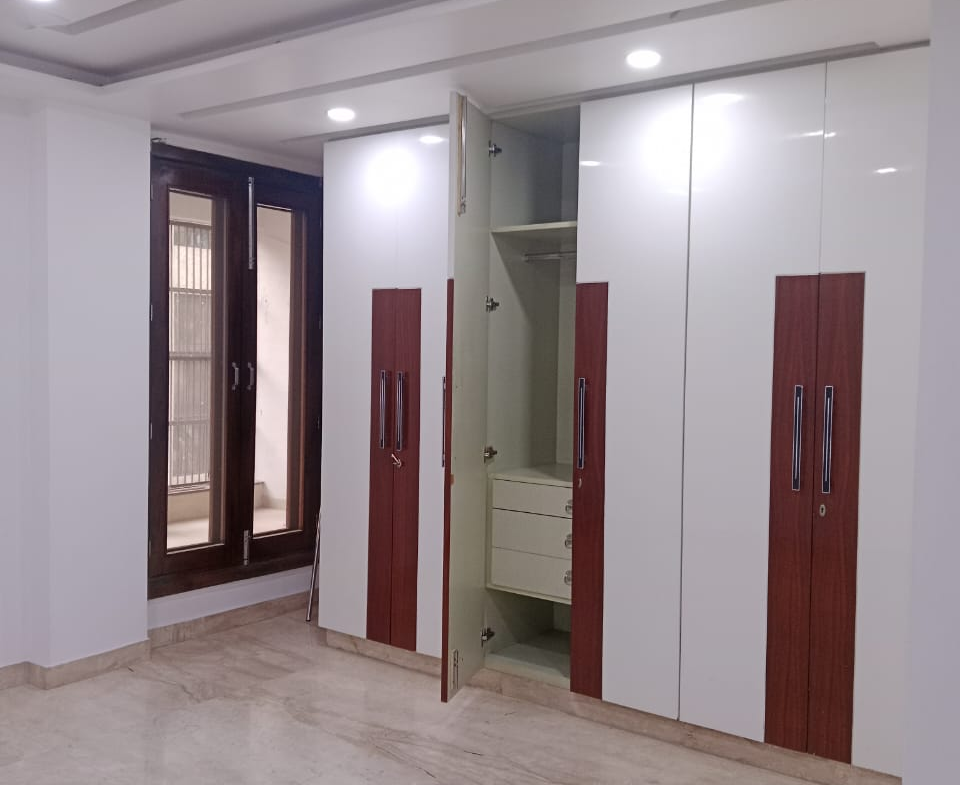 Elevated Living: 3 BHK Builder Floor for Rent in Janakpuri B1 Block – Top Floor, ₹55K/Month