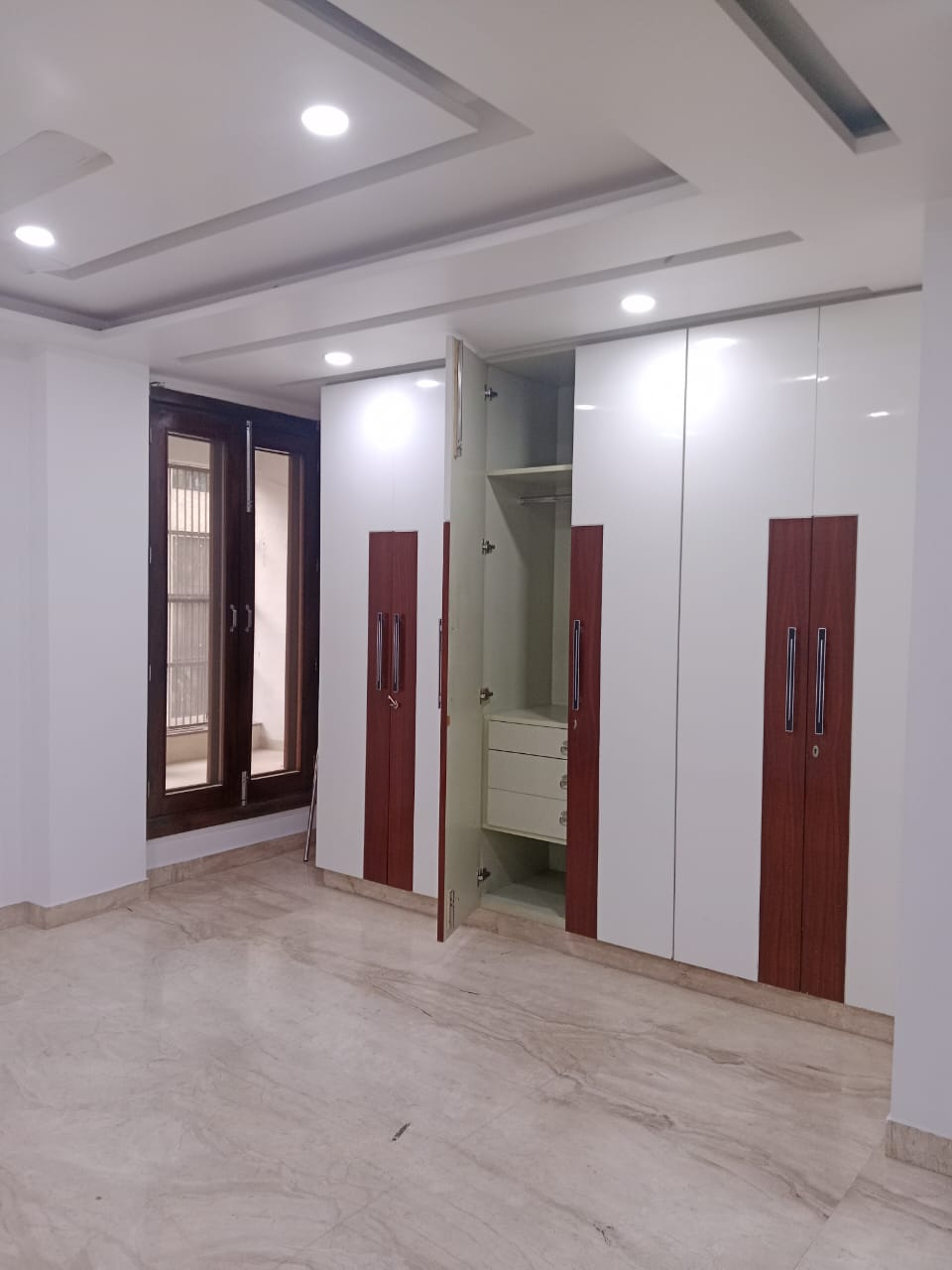 Elevated Living: 3 BHK Builder Floor for Rent in Janakpuri B1 Block - Top Floor, ₹55K/Month